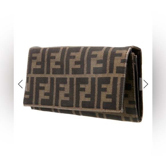 Authentic Fendi vintage Continental Wallet - Picture 2 of 8